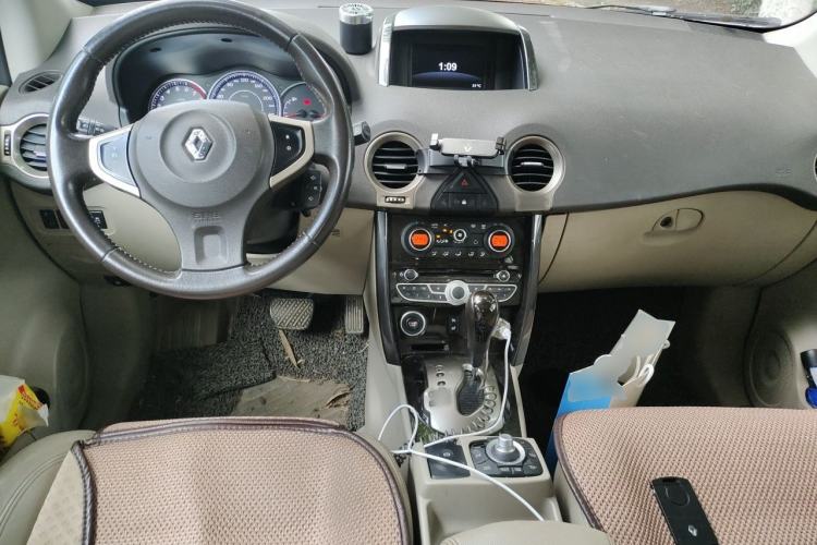 Used Renault Koleos 2012 2.5L Two-Wheel Drive Comfort Edition with Navigation Center Console