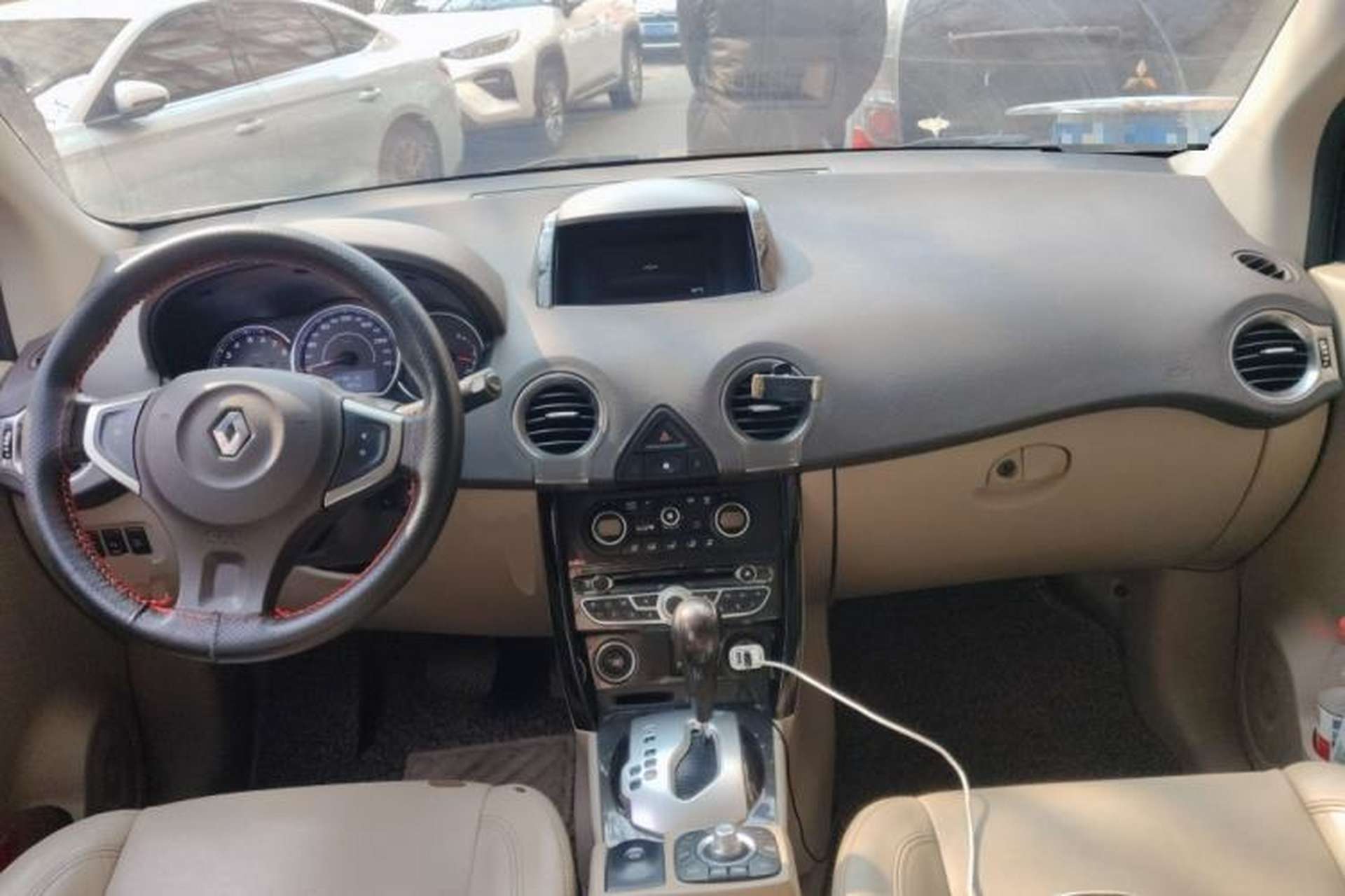 Used Renault Koleos 2012 2.5L Two-Wheel Drive Comfort Edition with Navigation Center Console