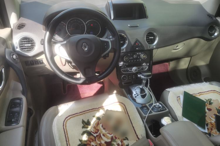 Used Renault Koleos 2012 2.5L 4x4 Comfort Edition with Navigation Center Console