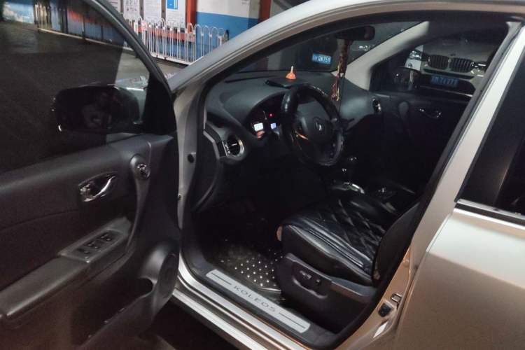Used Renault Koleos 2012 2.5L 4x4 Comfort Edition with Navigation Driver Seat