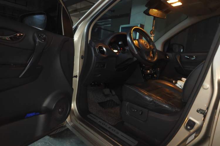 Used Renault Koleos 2012 2.5L 4x4 Luxury Navigation Edition Driver Seat