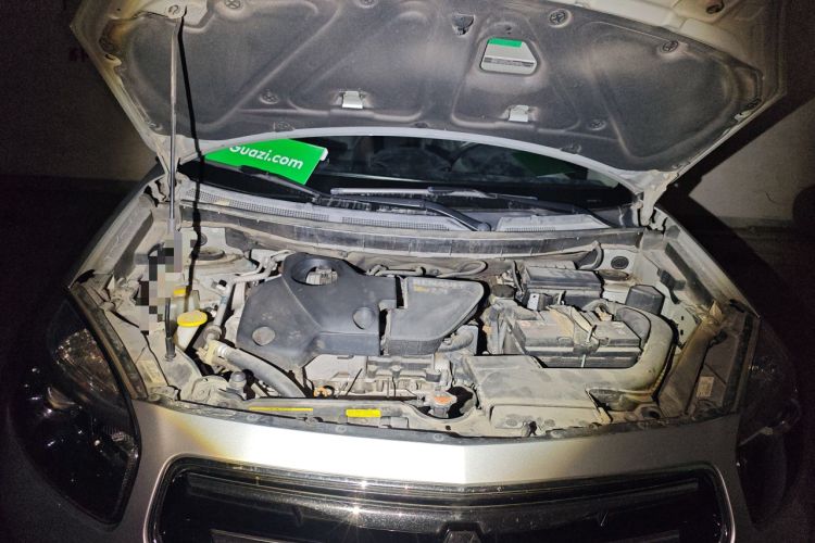 Used Renault Koleos 2012 2.5L Two-Wheel Drive Comfort Edition with Navigation Engine Bay