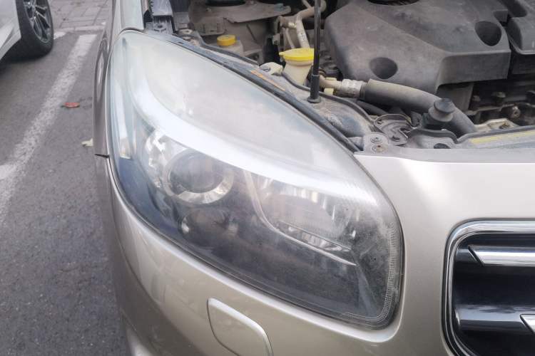 Used Renault Koleos  Engine Bay Right