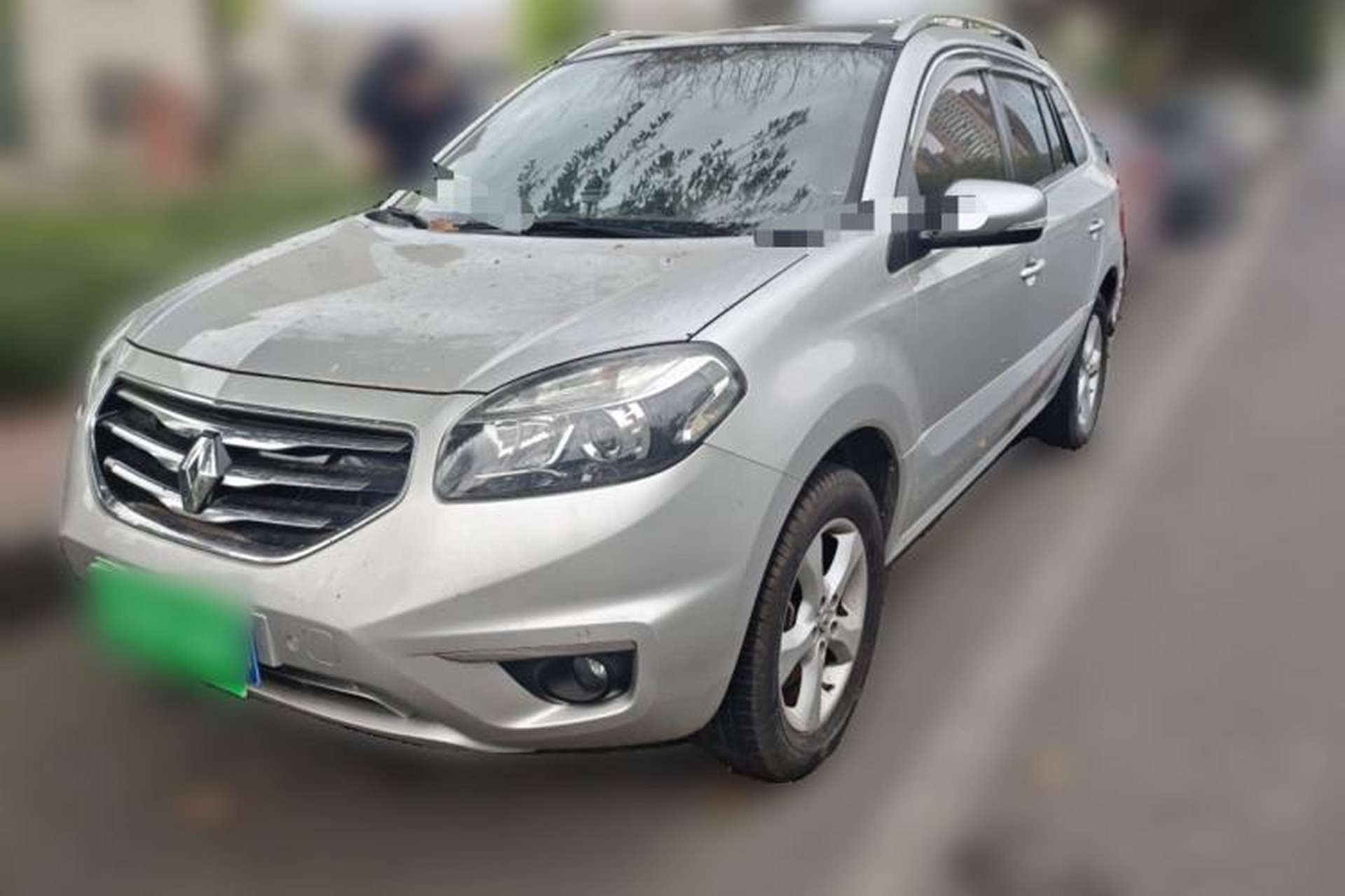 Used Renault Koleos 2012 2.5L 4x4 Comfort Edition with Navigation Front Left 45 Deg