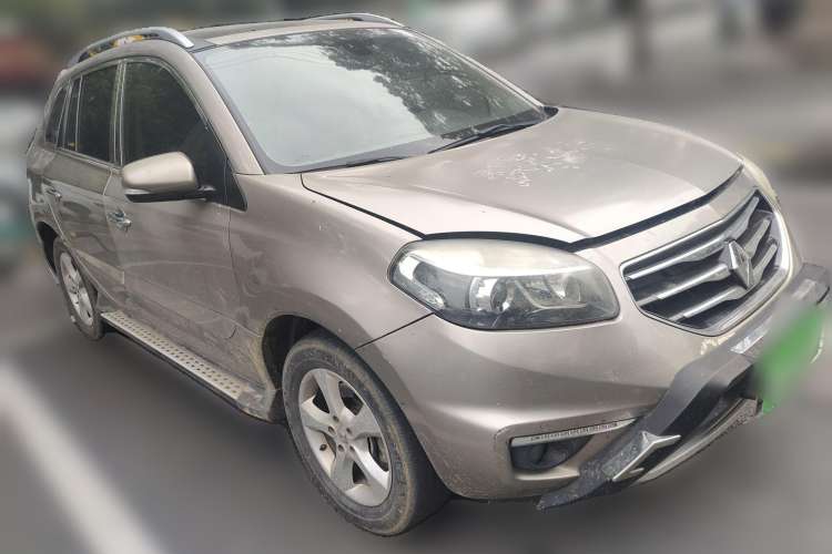 Used Renault Koleos 2012 2.5L Two-Wheel Drive Comfort Edition with Navigation Front Right 45 Deg