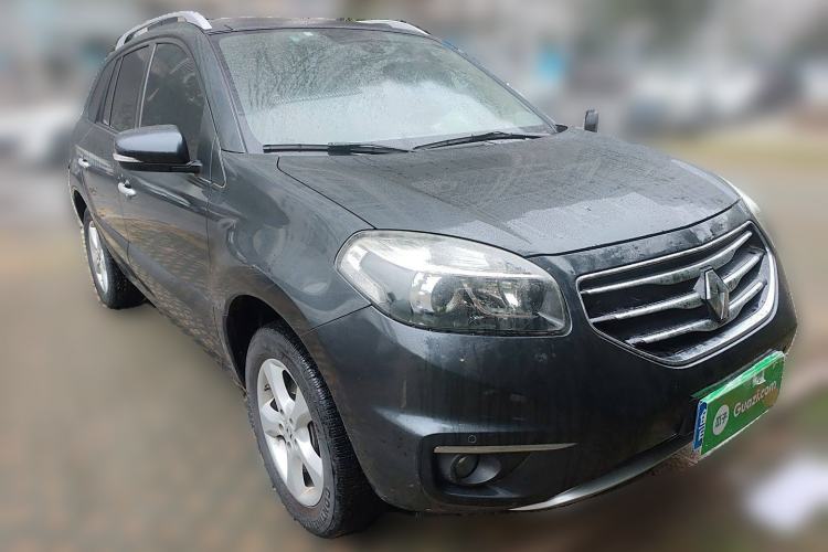 Used Renault Koleos 2012 2.5L 4x4 Comfort Edition with Navigation Front Right 45 Deg
