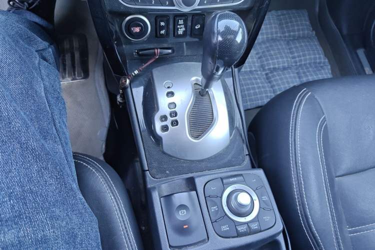 Used Renault Koleos 2012 2.5L 4x4 Luxury Navigation Edition Gear Lever