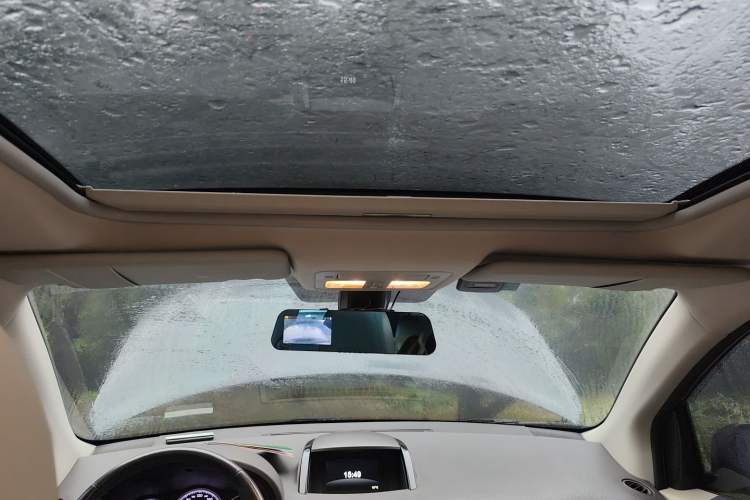 Used Renault Koleos 2012 2.5L 4x4 Comfort Edition with Navigation Headliner