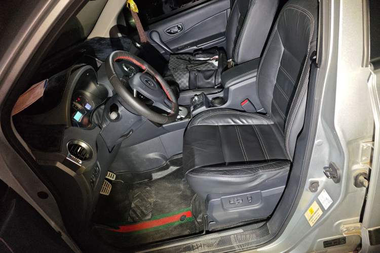 Used Renault Koleos 2012 2.5L Two-Wheel Drive Comfort Edition with Navigation Left Front Seat