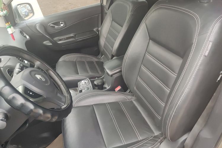 Used Renault Koleos 2012 2.5L Two-Wheel Drive Comfort Edition with Navigation Left Front Seat