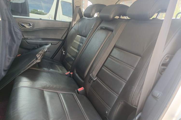 Used Renault Koleos 2012 2.5L 4x4 Comfort Edition with Navigation Left Rear Seat