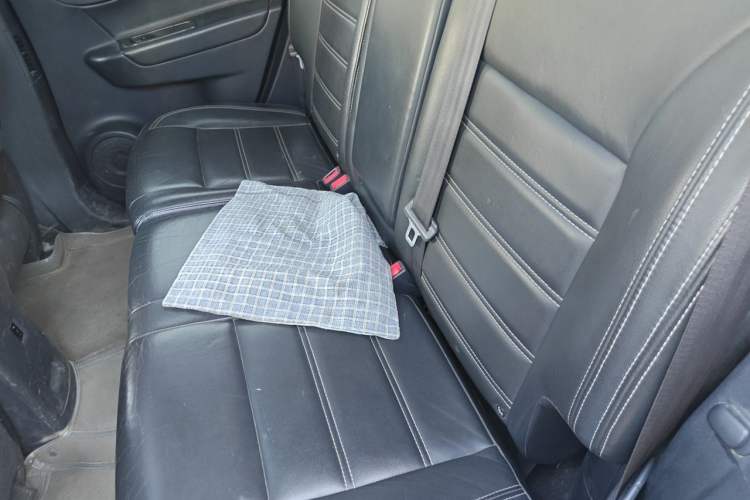 Used Renault Koleos 2012 2.5L 4x4 Luxury Navigation Edition Left Rear Seat