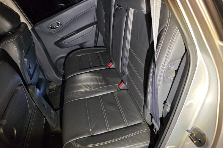 Used Renault Koleos 2012 2.5L Two-Wheel Drive Comfort Edition with Navigation Left Rear Seat