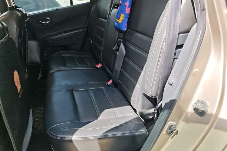 Used Renault Koleos 2012 2.5L Two-Wheel Drive Comfort Edition with Navigation Left Rear Seat