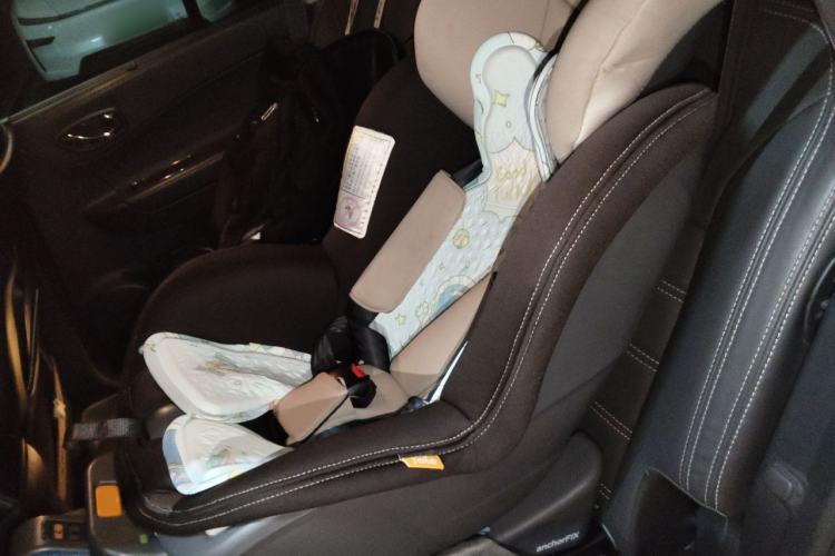 Used Renault Koleos 2012 2.5L 4x4 Comfort Edition with Navigation Left Rear Seat