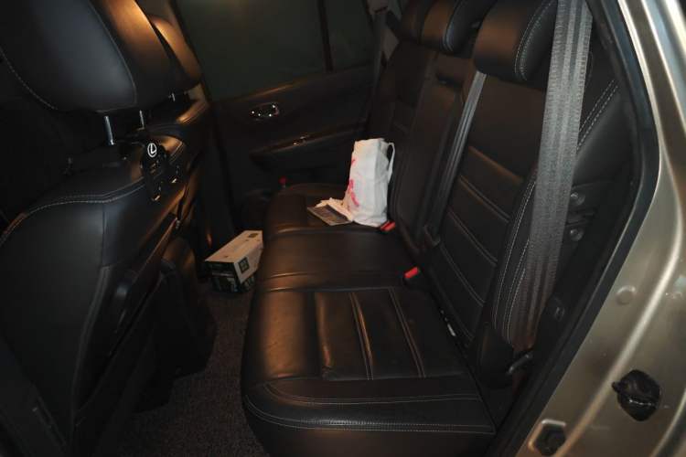 Used Renault Koleos 2012 2.5L 4x4 Luxury Navigation Edition Left Rear Seat