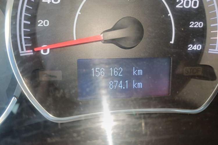 Used Renault Koleos 2012 2.5L 4x4 Comfort Edition with Navigation Odometer Close Up