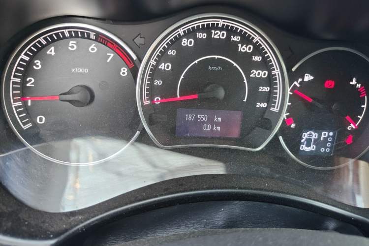 Used Renault Koleos 2012 2.5L 4x4 Luxury Navigation Edition Odometer Close Up