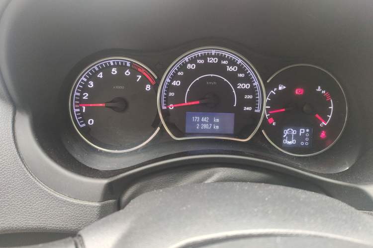 Used Renault Koleos 2012 2.5L Two-Wheel Drive Comfort Edition with Navigation Odometer Close Up
