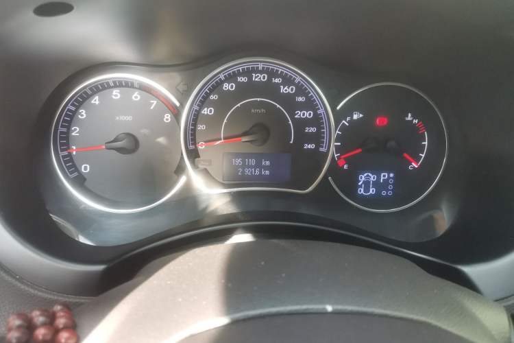Used Renault Koleos 2012 2.5L 4x4 Comfort Edition with Navigation Odometer Close Up