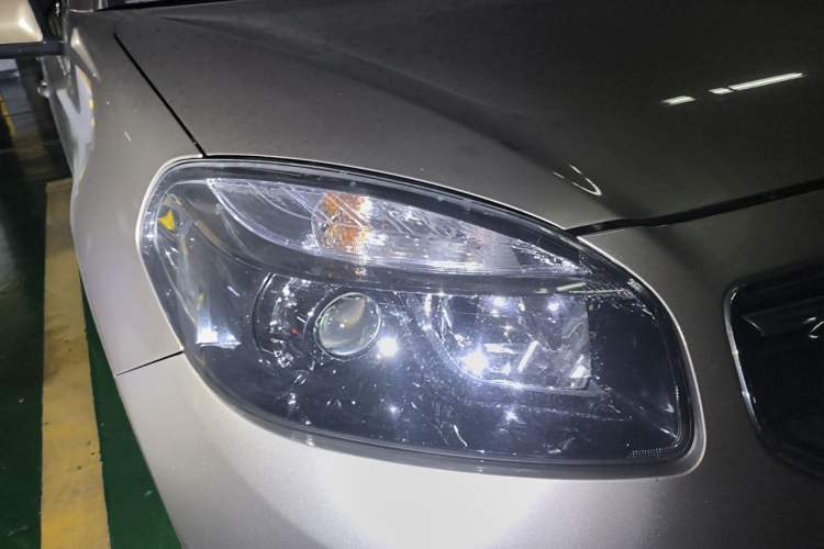 Used Renault Koleos 2012 2.5L Two-Wheel Drive Comfort Edition with Navigation Right Front Headlight