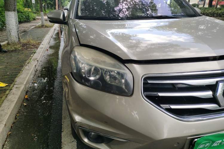 Used Renault Koleos 2012 2.5L Two-Wheel Drive Comfort Edition with Navigation Right Front Headlight