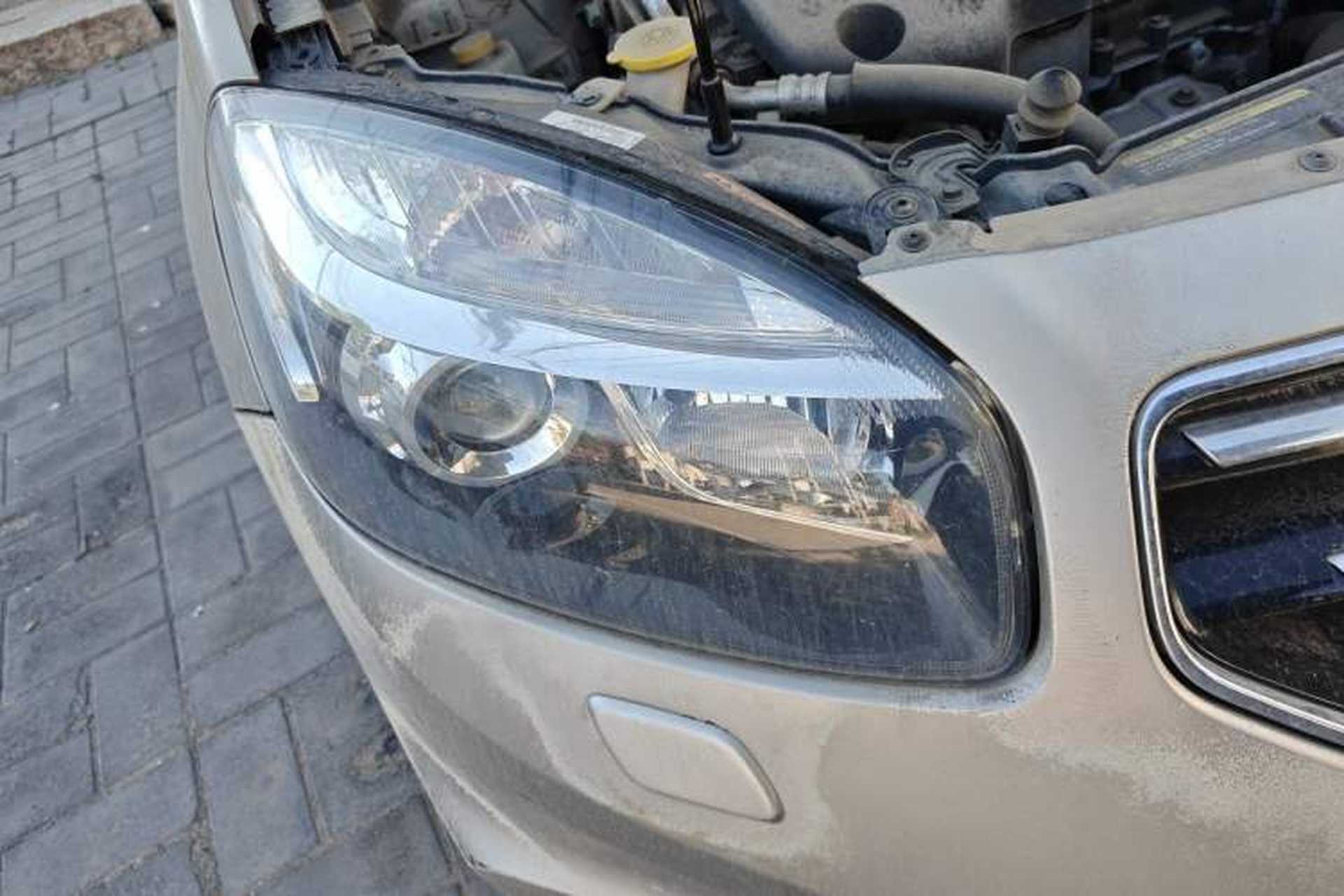 Used Renault Koleos 2012 2.5L 4x4 Luxury Navigation Edition Right Front Headlight