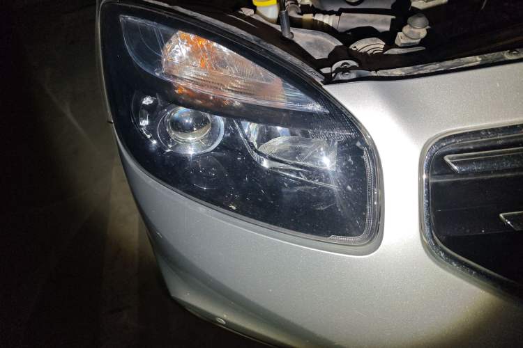 Used Renault Koleos 2012 2.5L Two-Wheel Drive Comfort Edition with Navigation Right Front Headlight