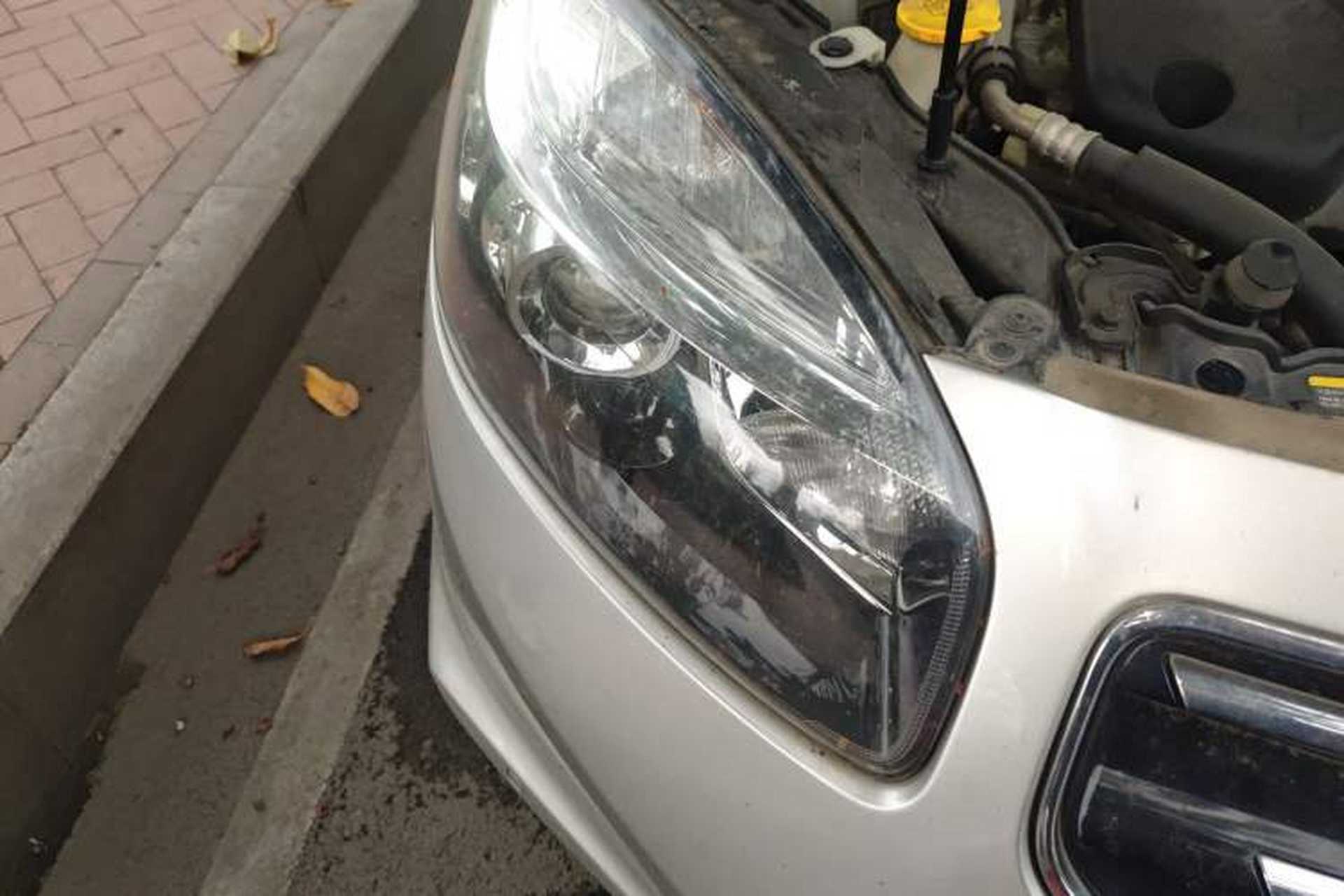 Used Renault Koleos 2012 2.5L 4x4 Comfort Edition with Navigation Right Front Headlight