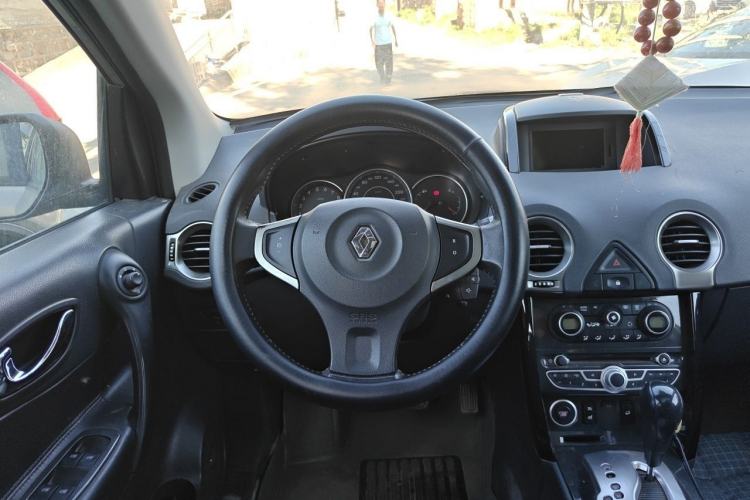 Used Renault Koleos 2012 2.5L 4x4 Luxury Navigation Edition Steering Wheel