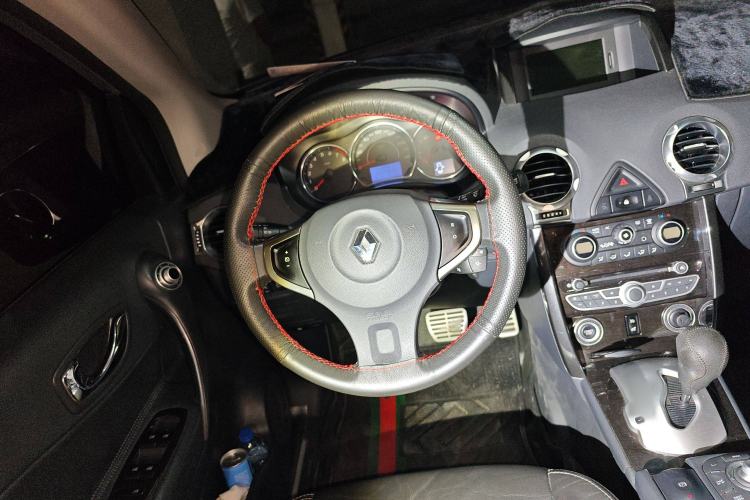 Used Renault Koleos 2012 2.5L Two-Wheel Drive Comfort Edition with Navigation Steering Wheel