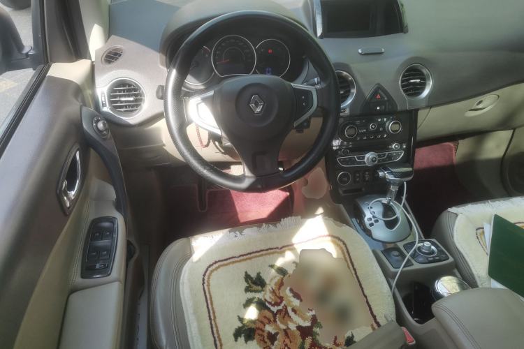 Used Renault Koleos 2012 2.5L 4x4 Comfort Edition with Navigation Steering Wheel