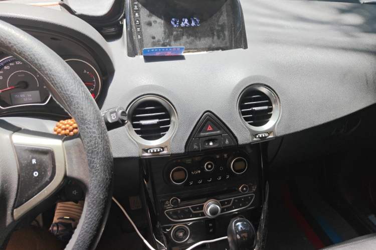 Used Renault Koleos 2012 2.5 Two-Wheel Drive Urban Edition Audio And AC Panel