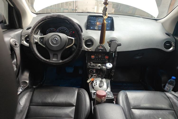 Used Renault Koleos 2012 2.5L Two-Wheel Drive Comfort Edition with Navigation Center Console