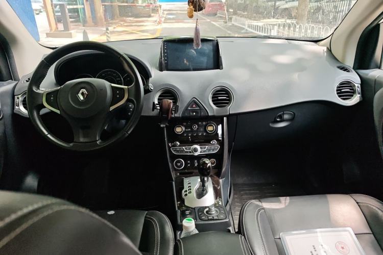 Used Renault Koleos 2012 2.5L 4x4 Comfort Edition with Navigation Center Console