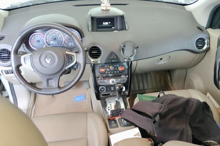 Used Renault Koleos 2012 2.5L 4x4 Comfort Edition with Navigation Center Console