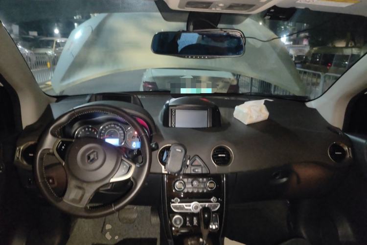 Used Renault Koleos 2012 2.5L 4x4 Comfort Edition with Navigation Center Console