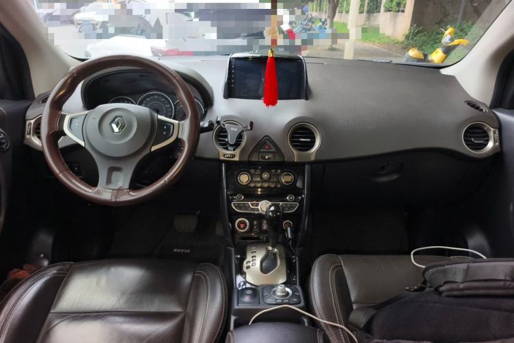 Used Renault Koleos 2012 2.5L 4x4 Comfort Edition with Navigation Center Console
