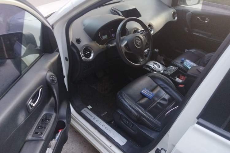 Used Renault Koleos 2012 2.5L 4x4 Comfort Edition with Navigation Driver Seat