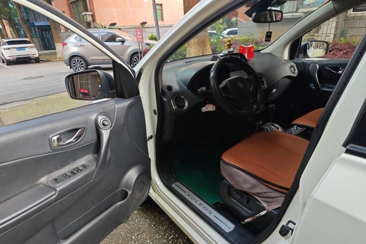 Used Renault Koleos 2012 2.5L Two-Wheel Drive Comfort Edition with Navigation Driver Seat