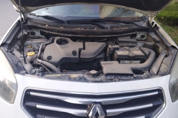 Used Renault Koleos 2012 2.5L 4x4 Comfort Edition with Navigation Engine Bay