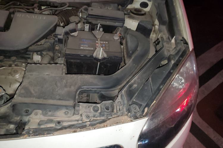 Used Renault Koleos 2012 2.5L Two-Wheel Drive Comfort Edition with Navigation Engine Bay Left