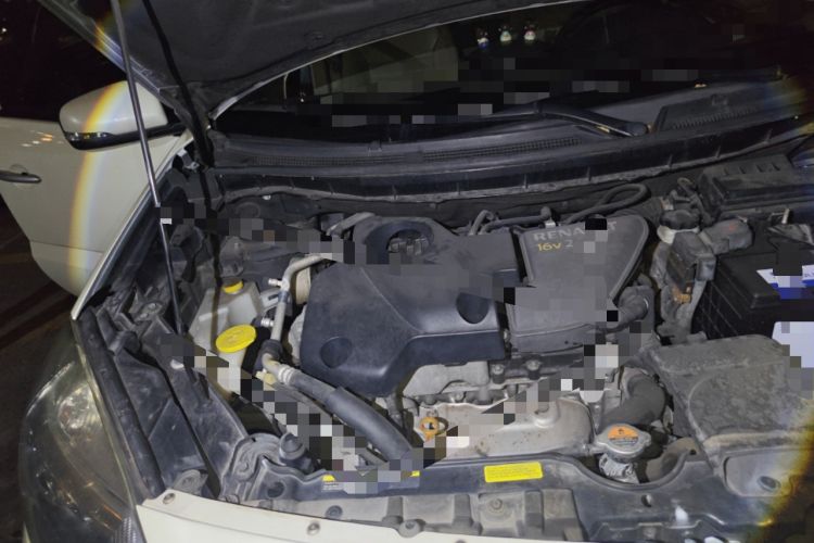 Used Renault Koleos 2012 2.5L 4x4 Comfort Edition with Navigation Engine Bay Right