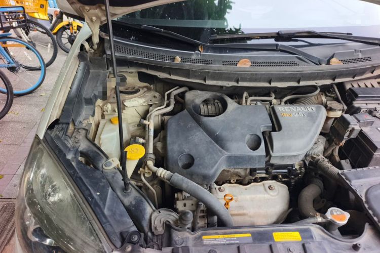 Used Renault Koleos 2012 2.5L 4x4 Comfort Edition with Navigation Engine Bay Right