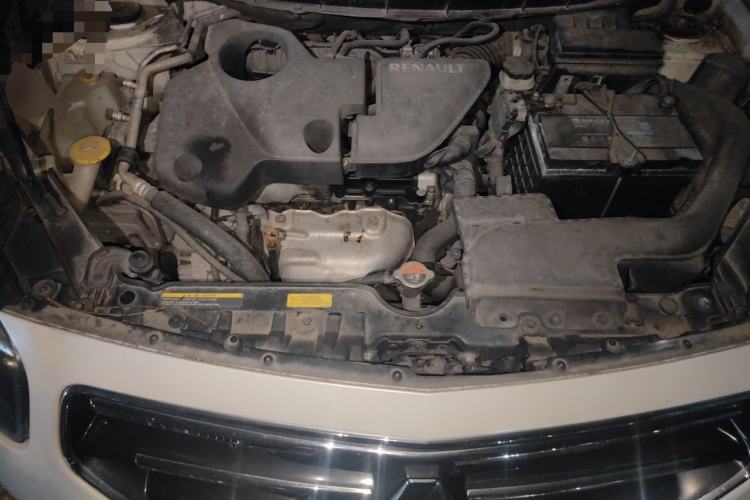 Used Renault Koleos 2012 2.5L 4x4 Comfort Edition with Navigation Engine Bay