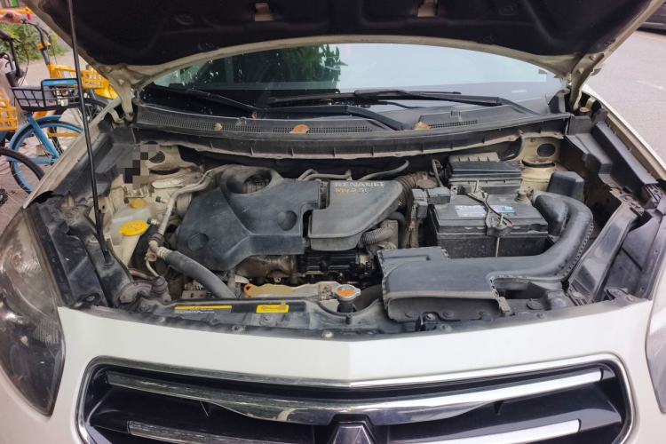 Used Renault Koleos 2012 2.5L 4x4 Comfort Edition with Navigation Engine Bay