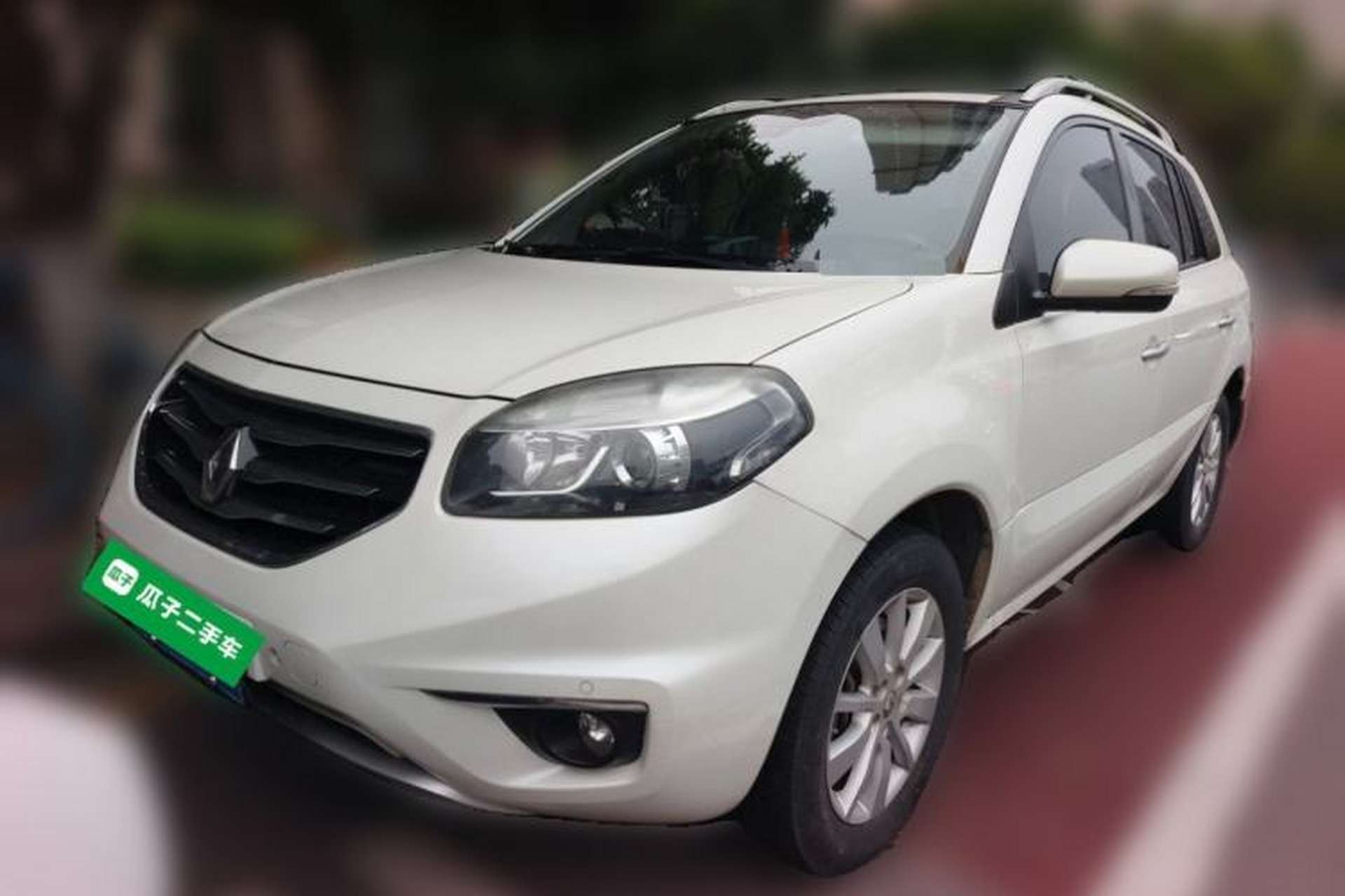 Used Renault Koleos 2012 2.5L 4x4 Comfort Edition with Navigation Front Left 45 Deg
