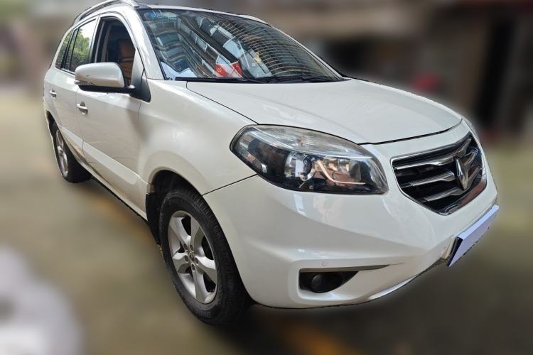Used Renault Koleos 2012 2.5L Two-Wheel Drive Comfort Edition with Navigation Front Right 45 Deg