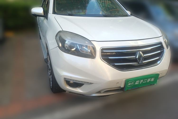 Used Renault Koleos 2012 2.5L Two-Wheel Drive Comfort Edition with Navigation Front Right 45 Deg