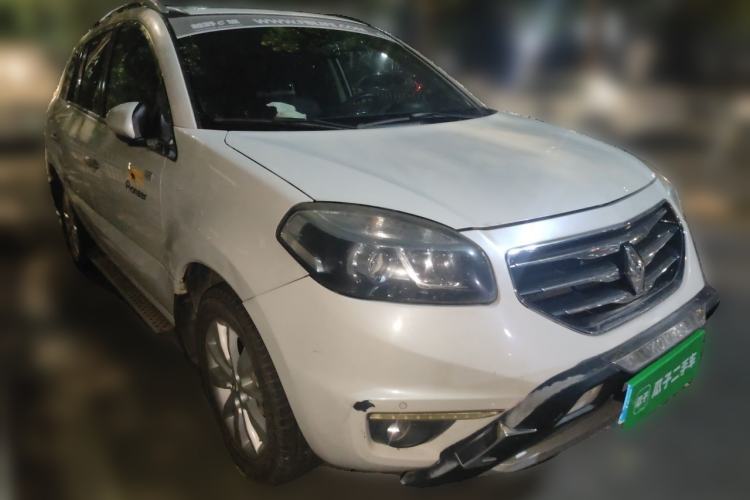 Used Renault Koleos 2012 2.5L 4x4 Comfort Edition with Navigation Front Right 45 Deg